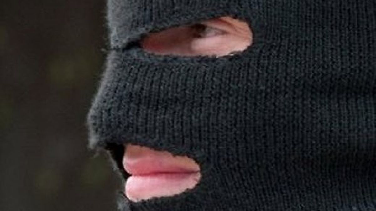 Мъжка солидарност: Тъща даде $5000 на килър да убие зет ѝ, но стрелецът я изтропа в полицята