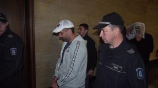 На Релето от "Наглите" не му се отвори парашута, остава си в ареста