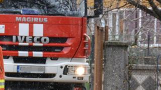 Първо в БЛИЦ! Пожар в столичен квартал – баща и дъщеря в болница