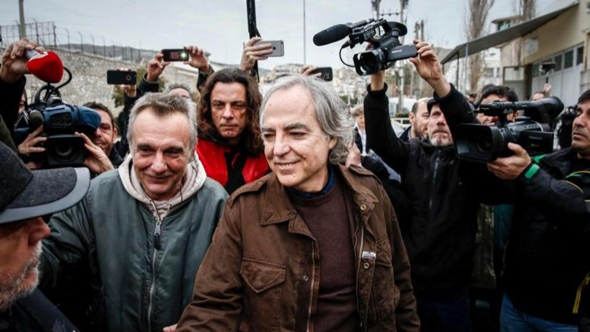 Скандал в Гърция! Пуснаха в отпуск терорист-убиец 