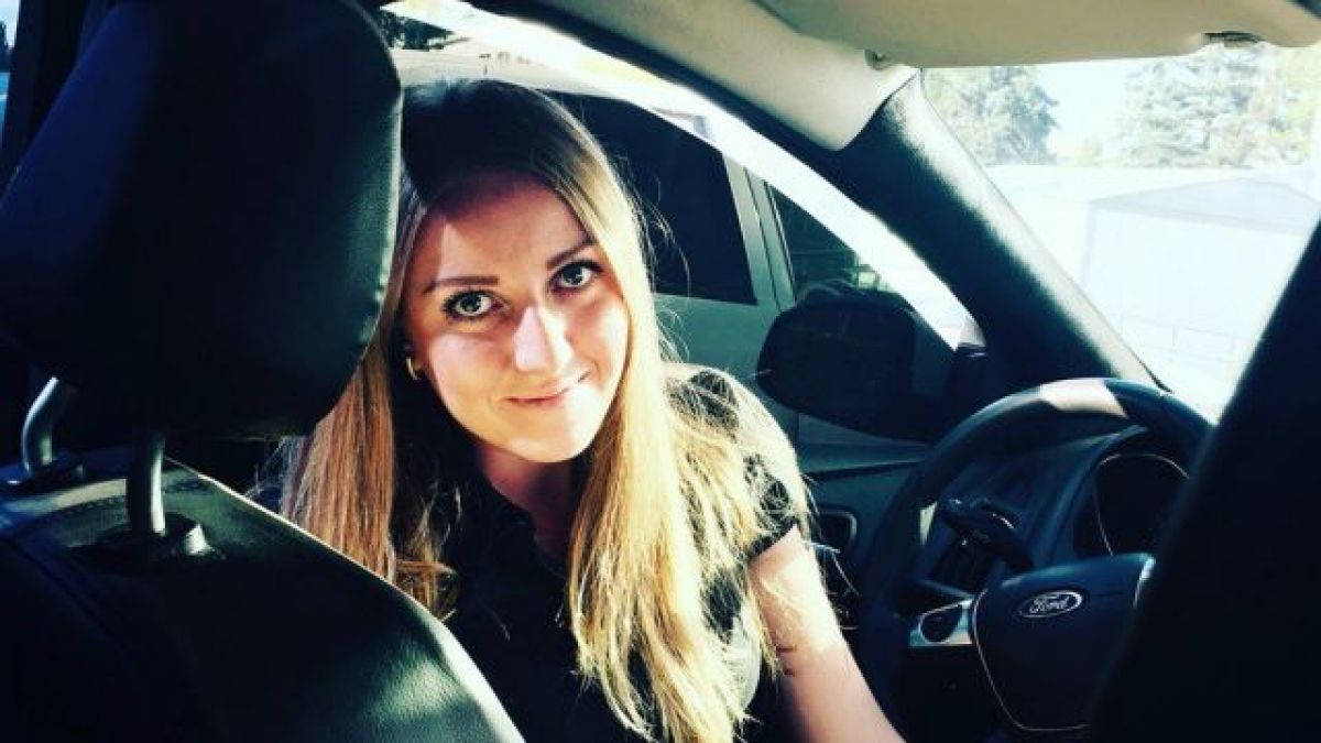 Трагедията е огромна! Красивата стюардеса Анастасия е сред загиналите при катастрофата на Ан-148 в Подмосковието (СНИМКИ)