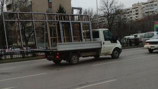 Този шофьор от Пловдив нарушава всички правила за движение и не му пука 