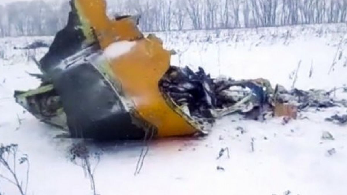 Първо ВИДЕО, запечатало момента на трагичната катастрофа на пътническия самолет, който се разби край Москва 