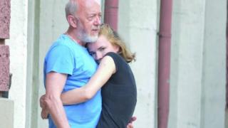 Изгората на палавото старче Стоян Алексиев Ивана с грандиозни планове за бъдещето им, чака най-важния въпрос в сряда