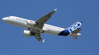 32 самолета A320neo на "Еърбъс" имат проблеми с двигателите