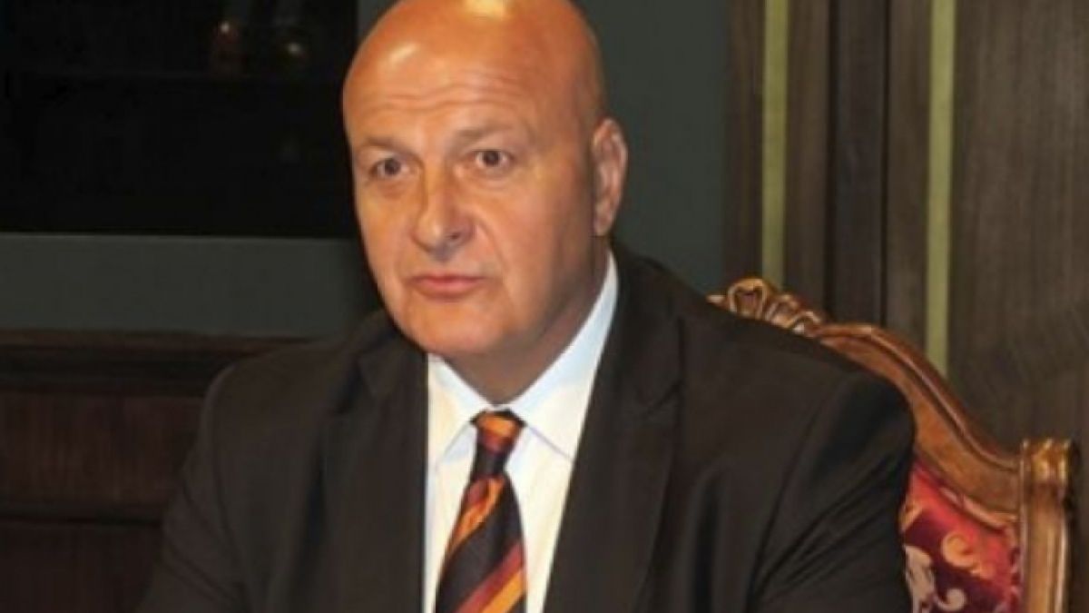 Какво се случи с трупа на Шарлопов след внезапната му смърт и ще бъде ли изпълнена последната му воля?