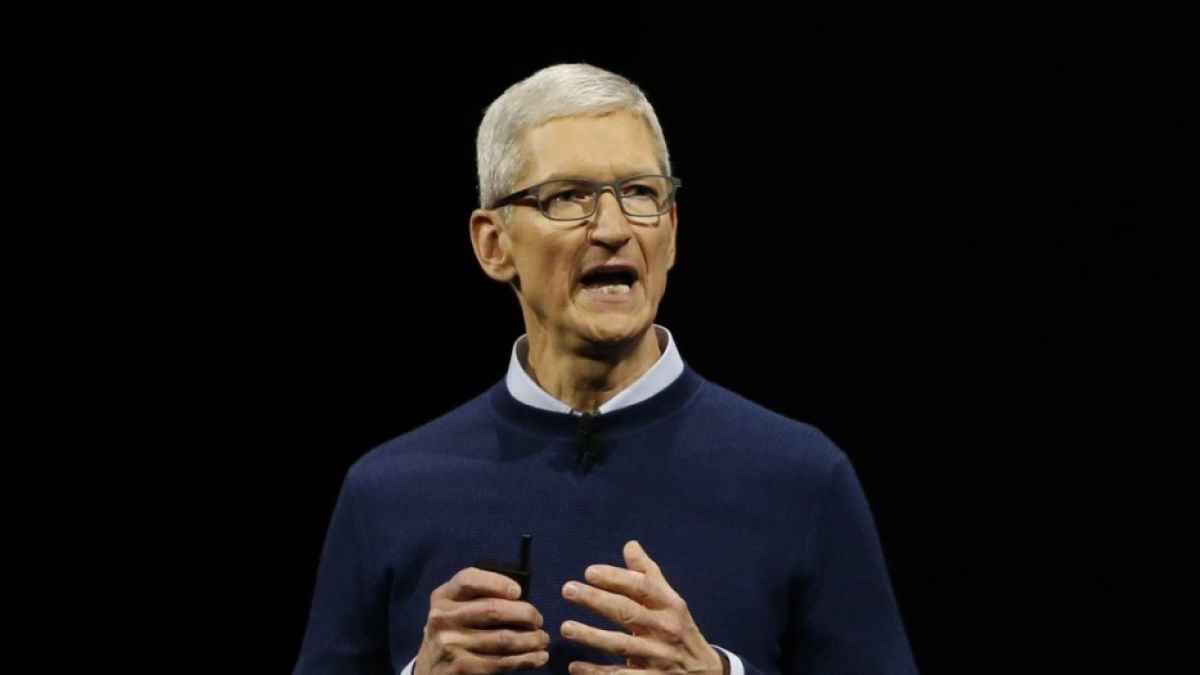 Apple се закани: Унищожаваме хартиените пари