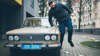 Американски дипломат се изфука с 30-годишна "Лада" (СНИМКИ)