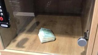 Само в БЛИЦ! Подобно нещо никога не се бе случвало в столичен магазин! Всички са втрещени (СНИМКА)