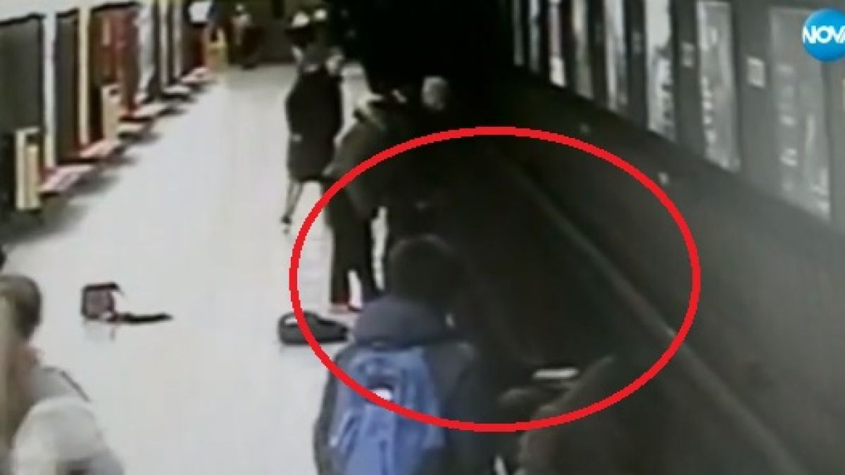 Не е за вярване какво се случи с 2-годишно дете и тийнейджър в миланското метро (СНИМКИ/ВИДЕО)