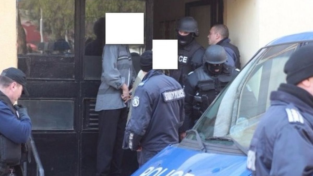 Мария би бургаски ченгета и ревна: Изведоха ме гола и боса пред детето ми