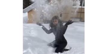 Звездна красавица от Боливуд е в България, радва се на Витоша (ВИДЕО)