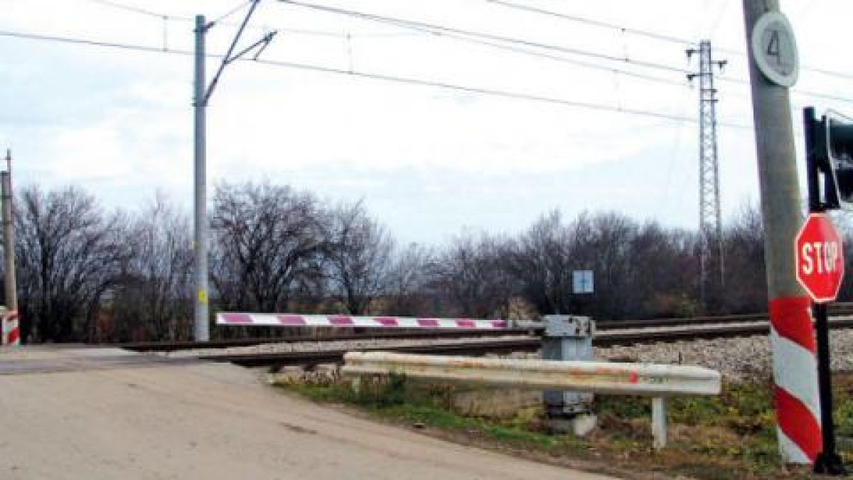 Крадци задигнаха реле на жп прелез
