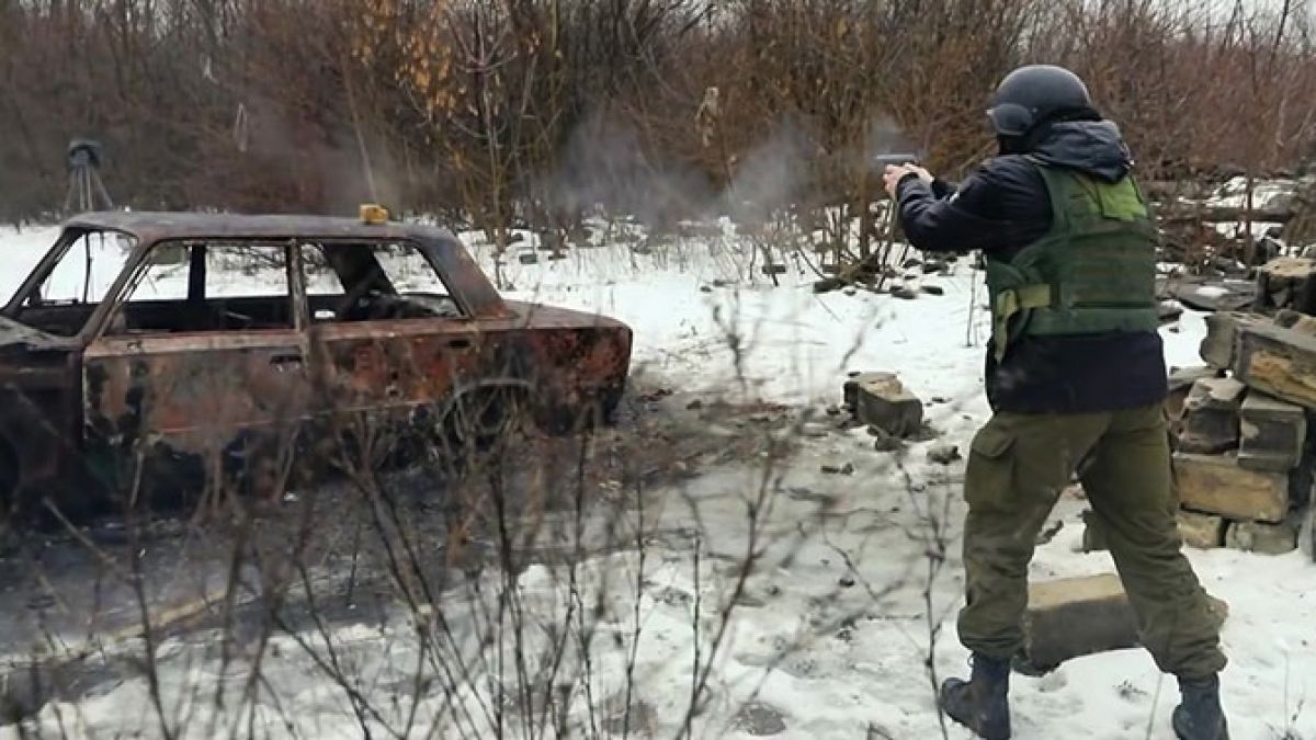 Блогър показа какво ще се случи, ако се прострелят граната и тротил (ВИДЕО)