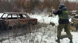 Блогър показа какво ще се случи, ако се прострелят граната и тротил (ВИДЕО)