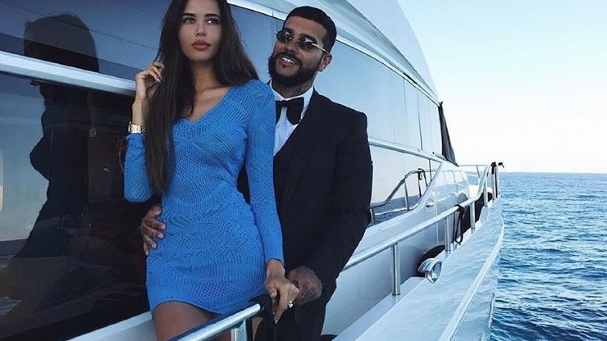 Гаджето на руския рапър Тимати срази мрежата! Пусна се чисто гола в Instagram и събра всички погледи (СНИМКИ 18+)