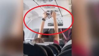 Жена си свали гащите в салона на самолет и всички пасажери онемяха от това, което направи (ВИДЕО)