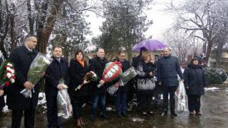 Цветанов почете Левски в Ловеч (СНИМКИ)