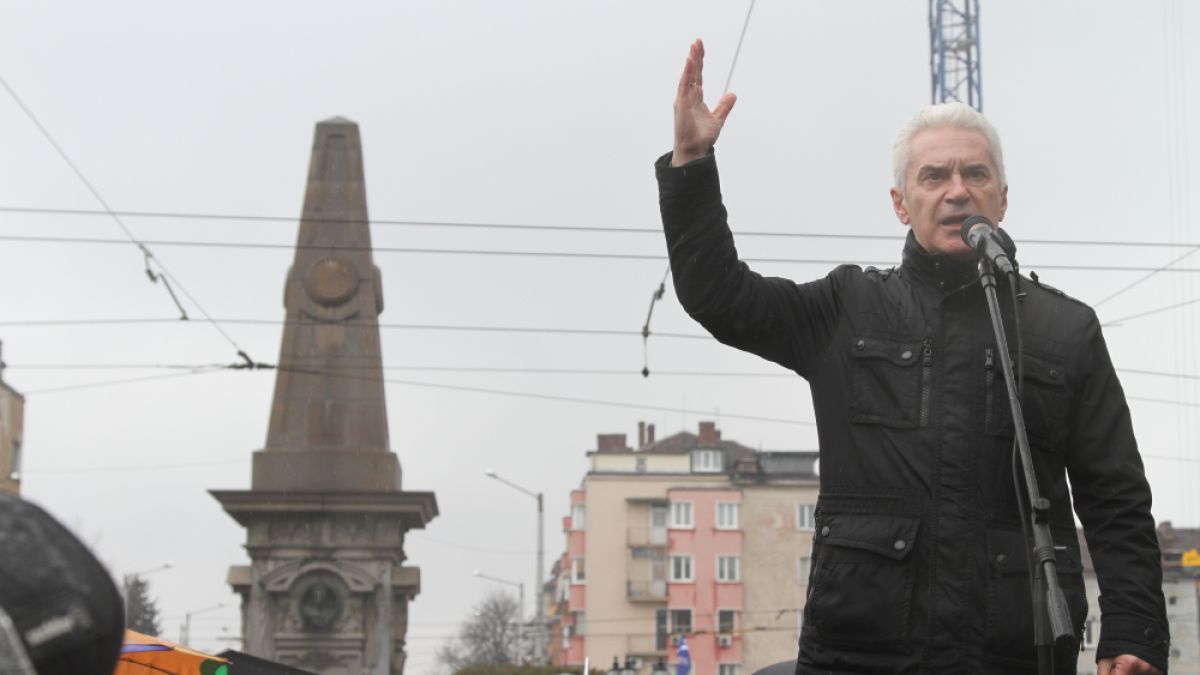 Сидеров пред Паметника на Апостола: Смъртната присъда на Левски е неправомерна! Искаме контрапроцес да изчисти името му