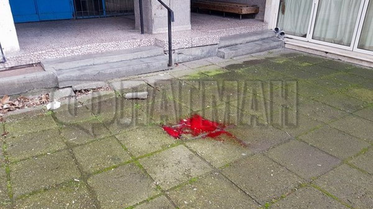 Шок в Бургас! Мъж полетя от блок, падна пред пълно с клиенти кафене 