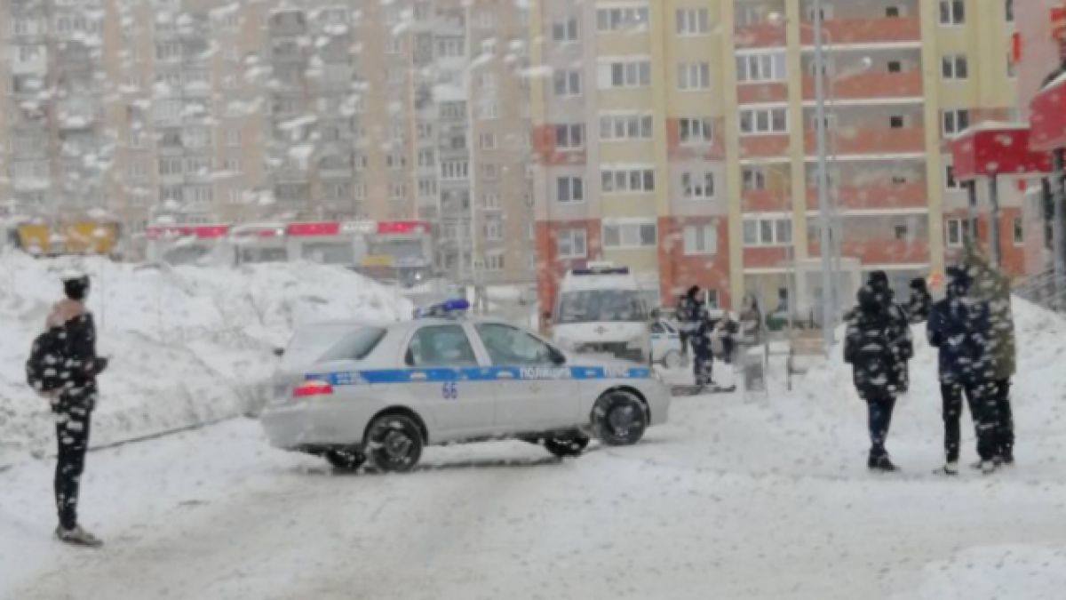 Сестри тийнейджърки заснеха прощално видео и скочиха от покрива на висок блок (СНИМКИ)