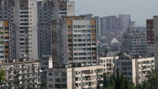 Важно за собствениците: Купуваме земята под панелката за хилядарка, може и на изплащане