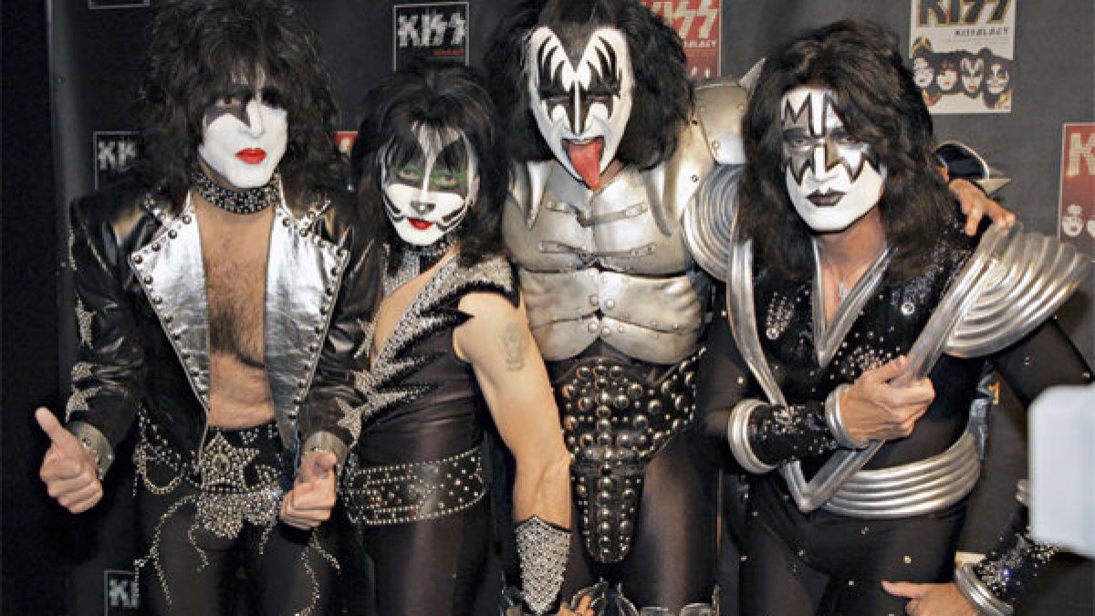 Рок легендите от Kiss породиха слухове след като поискаха да патентоват име