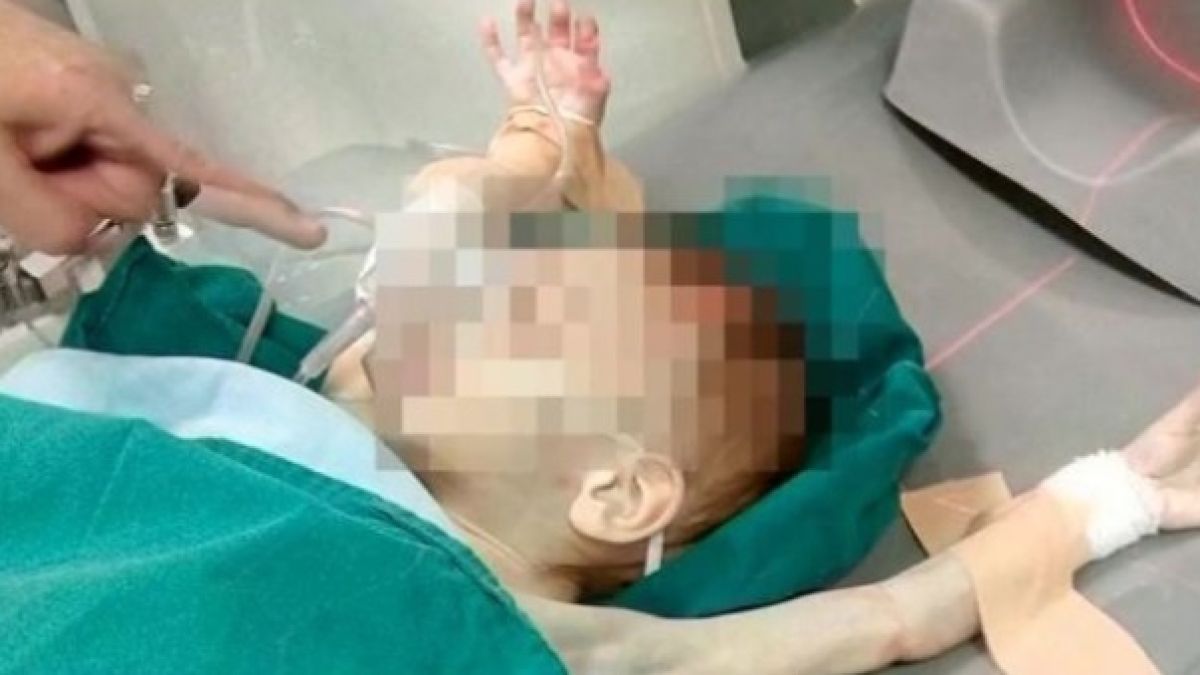 Бабата на мършавите и ранени близначета в Пловдив проговори за мъките им!