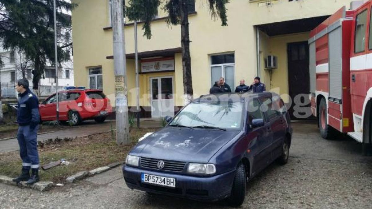 Такова паркиране само във Враца може да се види (СНИМКИ)