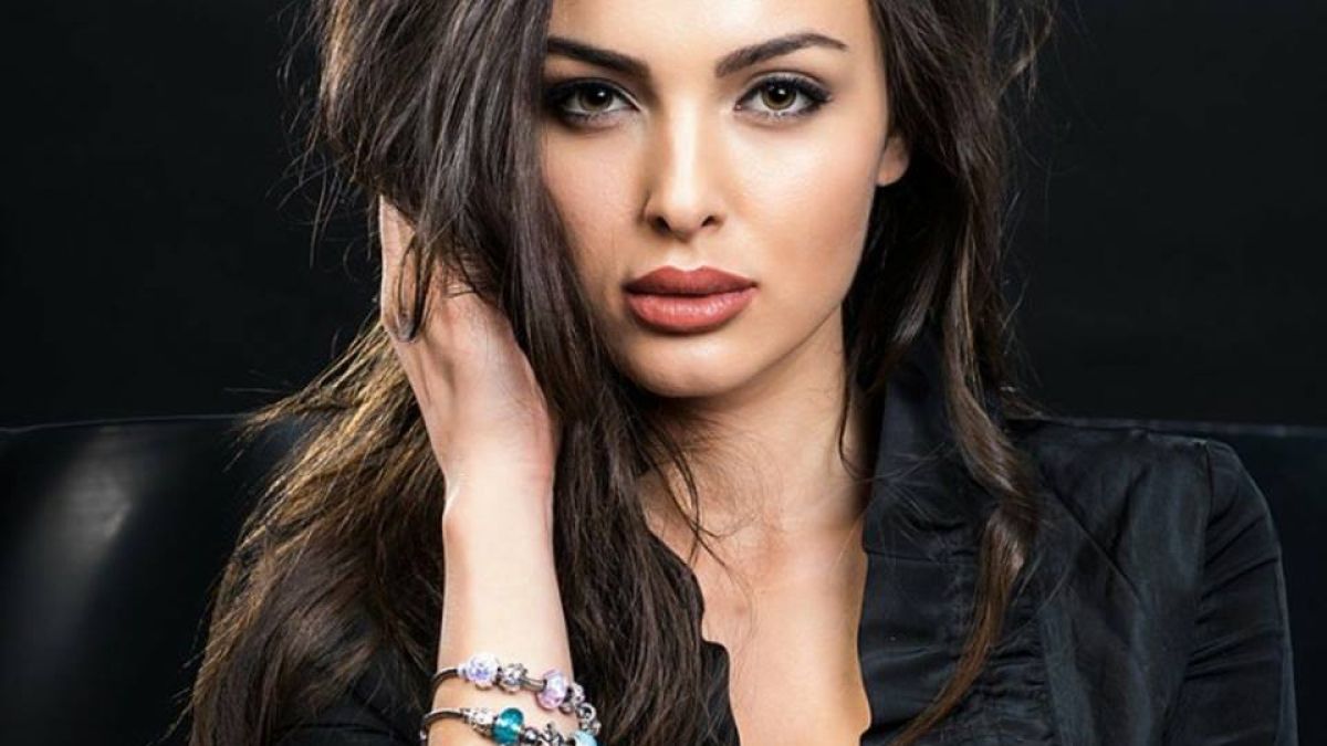 Снахата на Аня Пенчева е красива и опасна! Известна е като "кралицата на дрифта" и надминава свекърва си по сексапил (ГОРЕЩИ СНИМКИ)