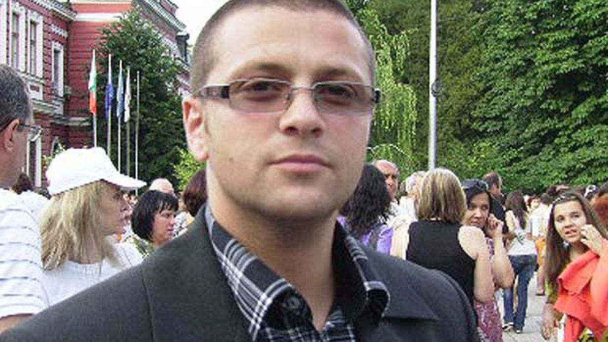 Дупнишки доктор се влюби в ослепителна касиерка с руси коси, 22 дни по-късно... 