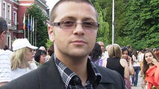 Дупнишки доктор се влюби в ослепителна касиерка с руси коси, 22 дни по-късно... 