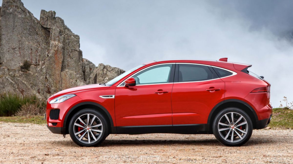 Новият Jaguar E-PACE е истинско страшилище, а е толкова достъпен