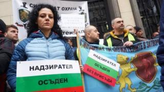 Надзирателите от цялата страна се обединиха за първи път и заплашиха с протести до дупка 