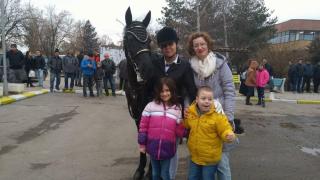 Вижте как невероятно изкараха днешния Тодоровден в Чепинци! (СНИМКИ)