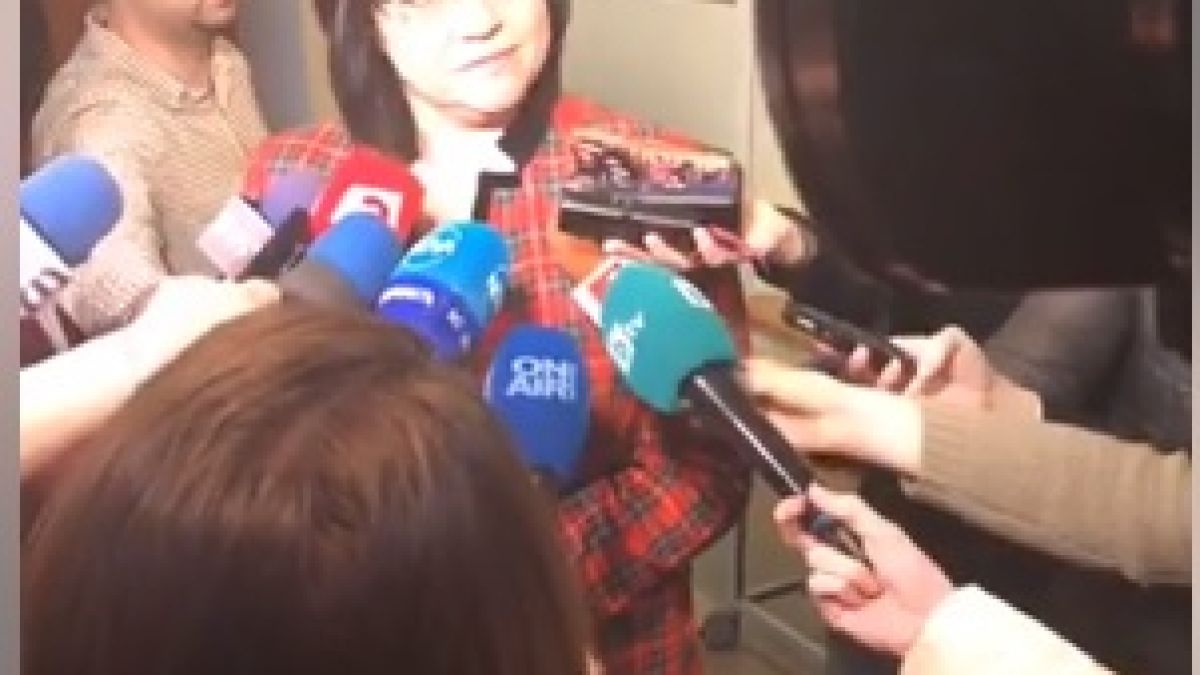 Нинова: Застрашена е националната сигурност! Борисов ли стои зад сделката за ЧЕЗ? (ВИДЕО)