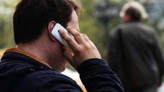 Петима събирачи на дългове поискаха от дъщеря и майка ѝ да си платят със секс