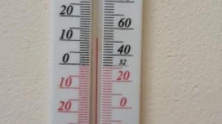 Ученик от Перник направи СНИМКА на термометъра в училището си и обяви "умираме от студ"