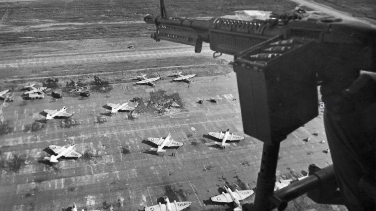 Защо американците до края на войната не успели да защитят авиобазите си във Виетнам  (СНИМКИ)