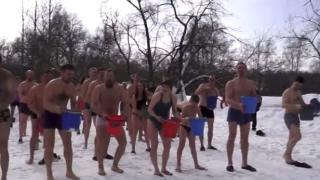 Така посрещат пролетта в Сибир (ВИДЕО)