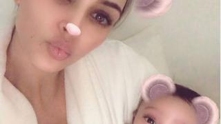 Кардашиян показа за първи път малката Чикаго, която май не обича много (СНИМКА)