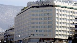 Депутати в Гърция в паника, хотелите ги изхвърлят на улицата, заради...