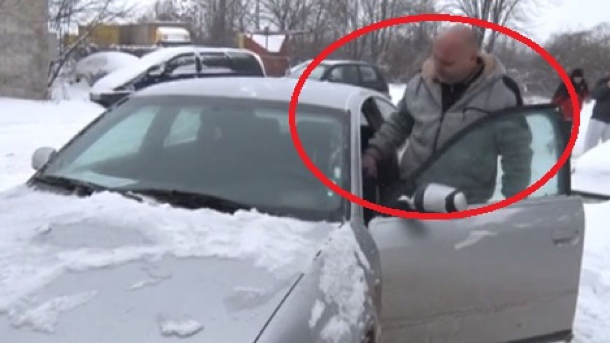 Ивайло пришпори "Ауди"-то си и зтегли закъсали ТИР-ове (СНИМКИ/ВИДЕО)