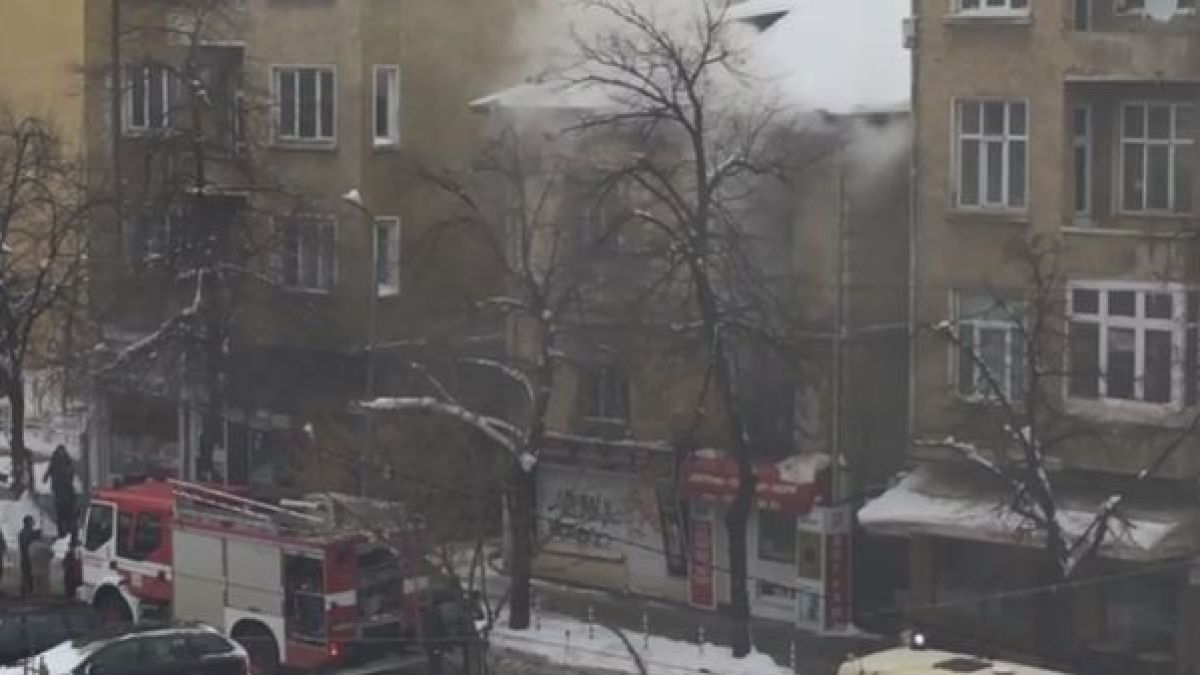Огромна трагедия на пъпа на София завърши с овъглен труп (СНИМКИ/ВИДЕО)