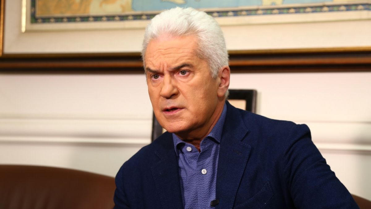 Волен Сидеров потегли за Москва с цяла делегация, ще наблюдава президентските избори