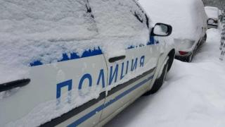 Удар на ченгетата: Закопчаха млад рецидивист, бъкан с наркотици, в тузарски квартал   