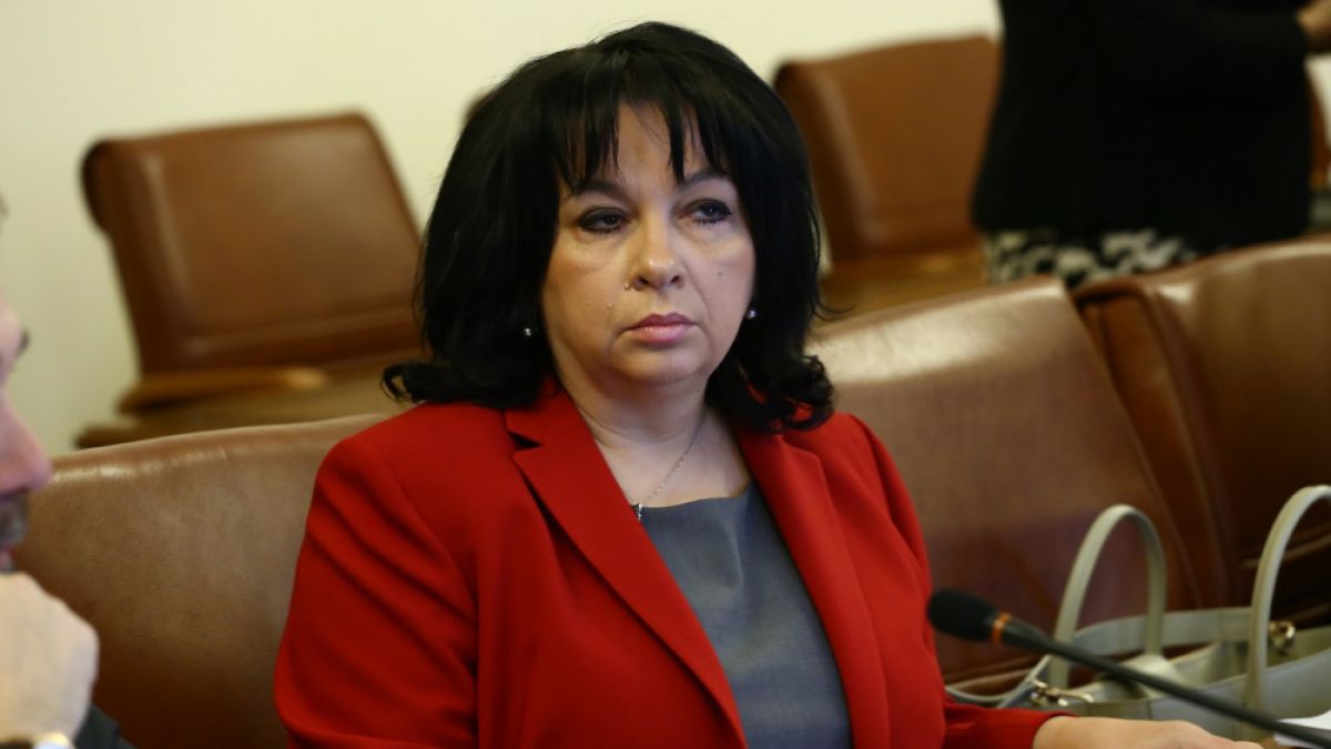 Петкова: Тези, които искат да строят АЕЦ "Белене", са ...