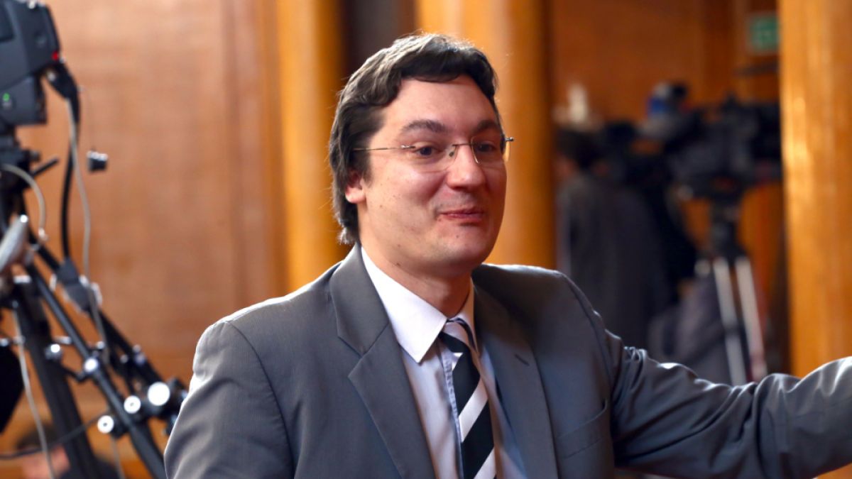 Крум Зарков разкри какво ще направи след вестта за изключването на Кирил Добрев от БСП
