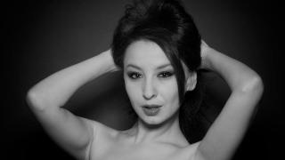 Най-скандалната участничка във "ВИП Брадър" честити 1-ви март по голи ц*ци (СНИМКА 18+)