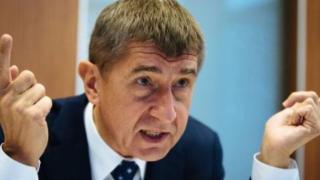 Ето как премиерът Бабиш защитава Чехия от голяма напаст, докато тук се караме за ЧЕЗ 